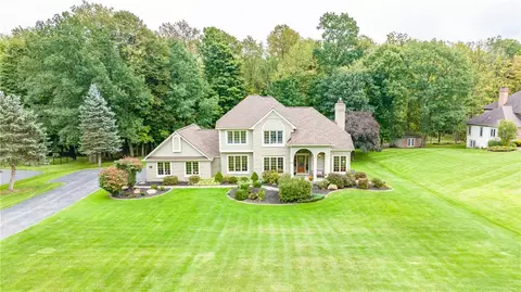 34 Boulder Creek Dr, Rush, NY 14543