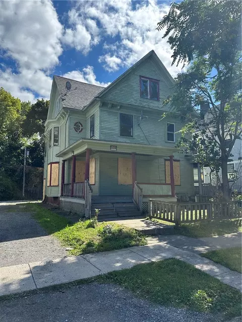 30 Quincy St, Rochester, NY 14609