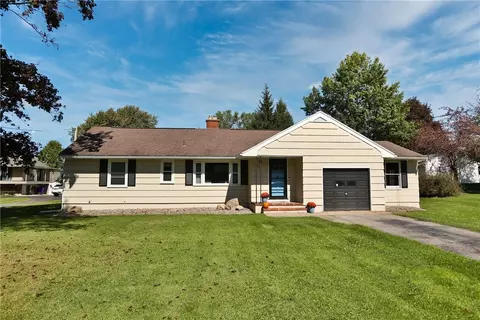 296 Straub Rd, Greece, NY 14626