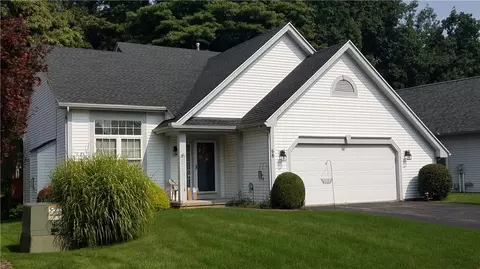 68 Muirwoods Ln, Irondequoit, NY 14622