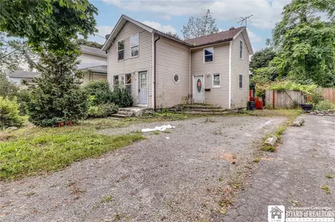 204 Saxton St, Lockport, NY 14094