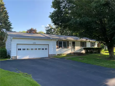 1171 Weiland Rd, Greece, NY 14626