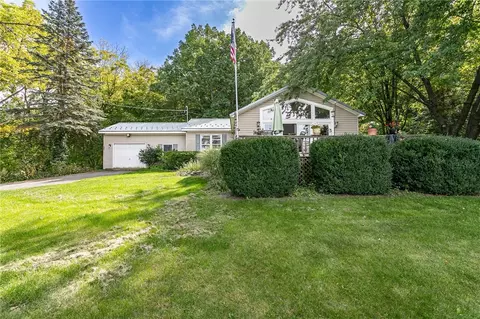 997 Old Vineyard Rd, Middlesex, NY 14507