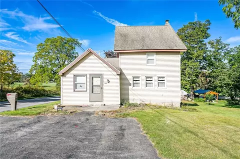 880 Brook Rd, Chili, NY 14546