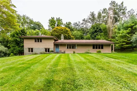6 Mountain Rise Rise, Perinton, NY 14450
