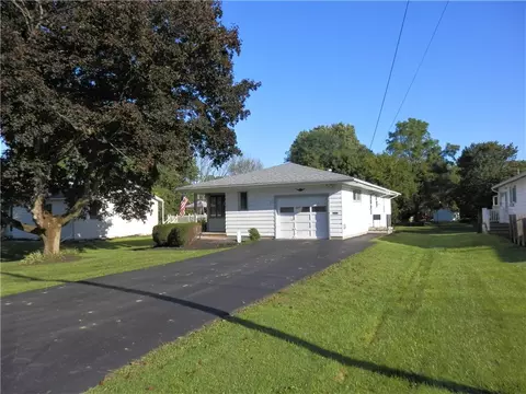 11 Adam St, Seneca Falls, NY 13148