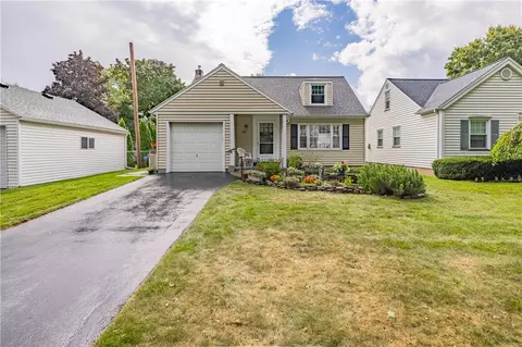 27 Edgemont Rd, Rochester, NY 14620