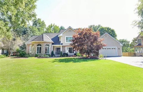 17 Sanfilippo Cir, Rochester, NY 14625
