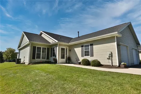 371 Walker Dr, Canandaigua, NY 14424