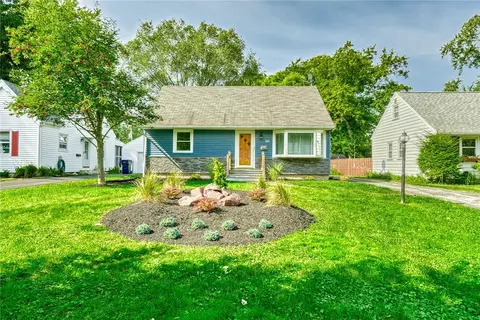165 Crestfield Dr, Irondequoit, NY 14617