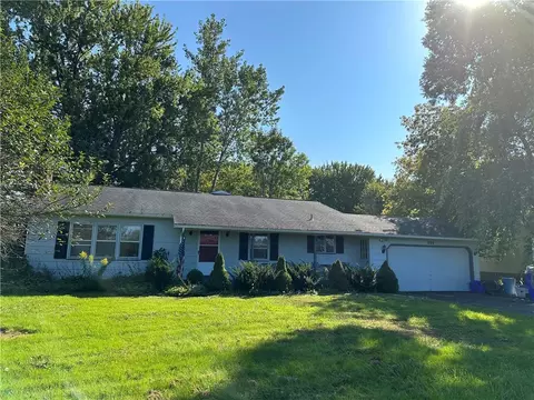 209 Burritt Rd, Parma, NY 14468