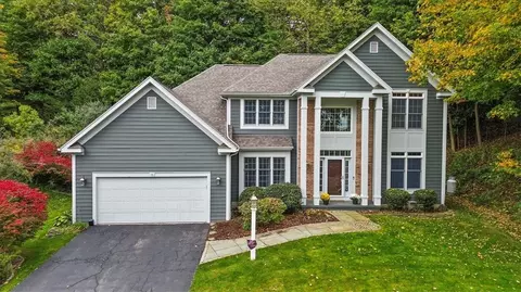 11 Cabernet Cir, Perinton, NY 14450