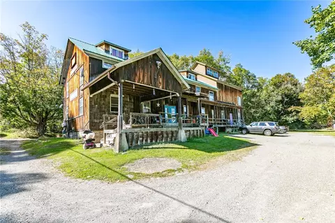 33 Academy St, Naples, NY 14512