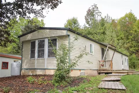 5775 Stuart Ave, Arcadia, NY 14513