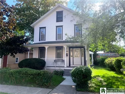10 Barker St, Pomfret, NY 14063