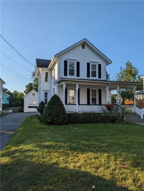 73 East Ave, Parma, NY 14468