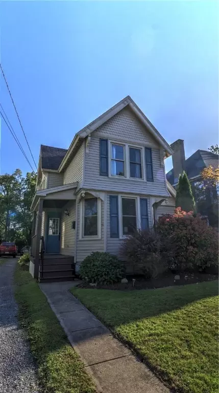 18 Elizabeth St, Auburn, NY 13021