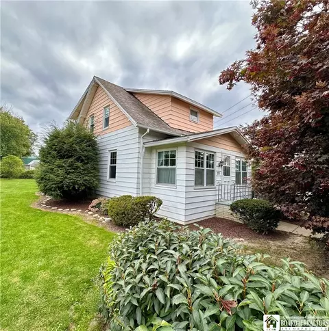 375 Lake Shore Dr E, Dunkirk, NY 14048