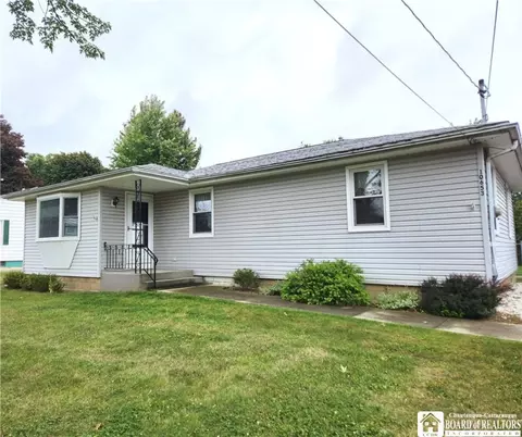 10653 W Sheridan Dr, Dunkirk, NY 14048