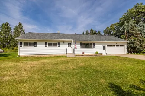 18 Lysander Dr, Rochester, NY 14623