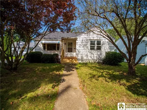 30 Elliott Ave, Jamestown, NY 14701