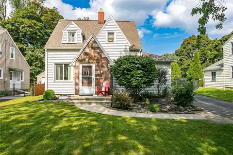 26 Salem Rd, Irondequoit, NY 14622
