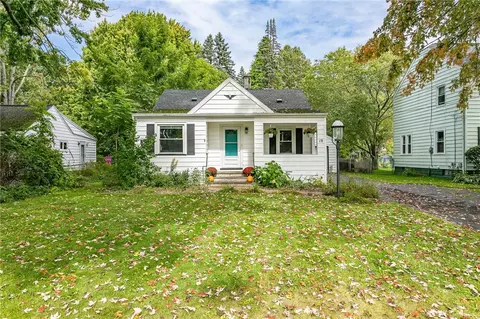 18 Chestnut Ridge Rd, Chili, NY 14624