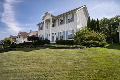 6443 Sunray Crest Dr, Victor, NY 14564
