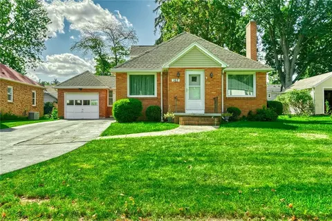 167 Simpson Rd, Irondequoit, NY 14617