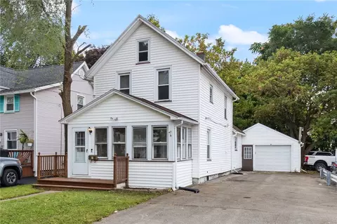 31 Saint Johns Park, Rochester, NY 14612