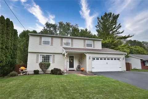 5 Burke Dr, Batavia, NY 14020