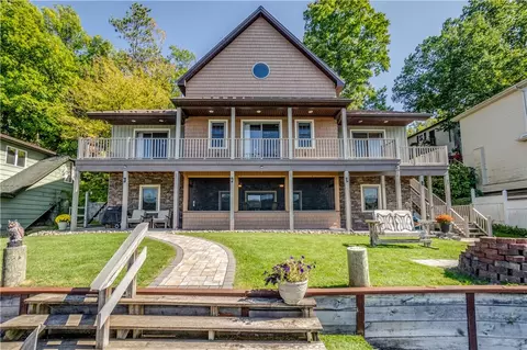 11945 E Lake Rd, Wayne, NY 14840