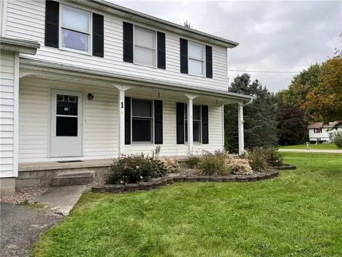 1 Rex Ln, Ogden, NY 14559