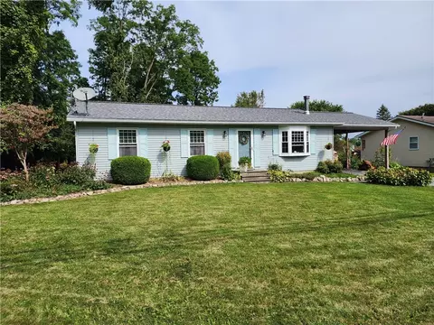 163 N Bloomfield Rd, Canandaigua, NY 14424