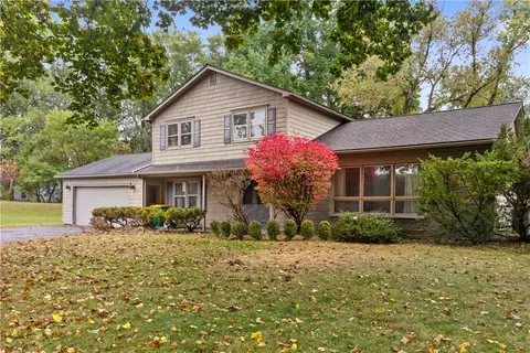 113 Clearview Dr, Penfield, NY 14526
