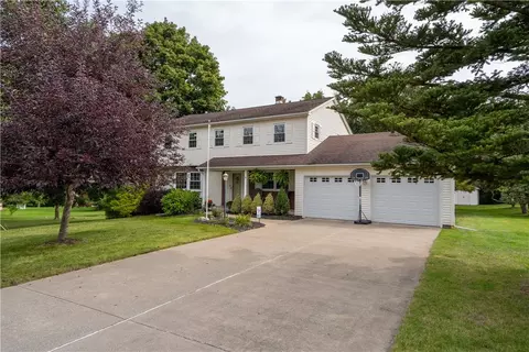 3 Needham Ave, Phelps, NY 14532