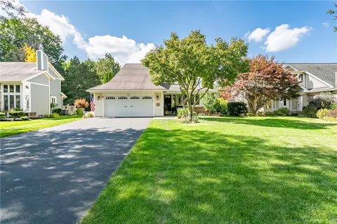 123 Eaglesfield Way, Perinton, NY 14450