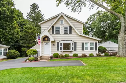 422 S Union St, Ogden, NY 14559