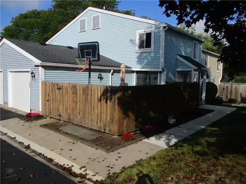 208 Greenway Blvd, Riga, NY 14428