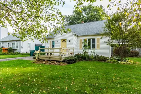 100 Bleacker Rd, Rochester, NY 14609