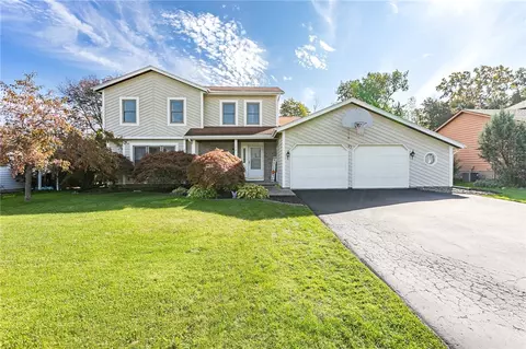 93 Clearwater Cir, Greece, NY 14612