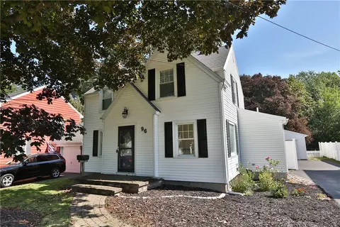 96 Doris Rd, Irondequoit, NY 14622
