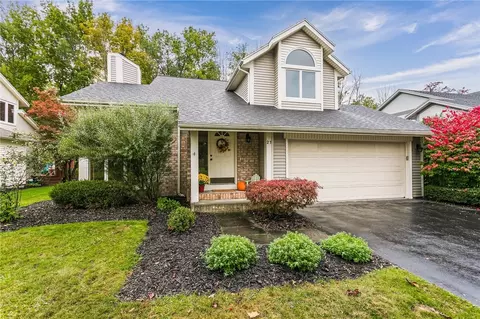 21 Old Winding Ln, Perinton, NY 14450