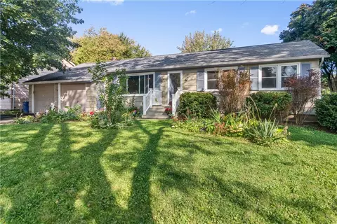30 Muriel Dr, Greece, NY 14612