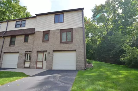 53 Woodridge Trl, Henrietta, NY 14467