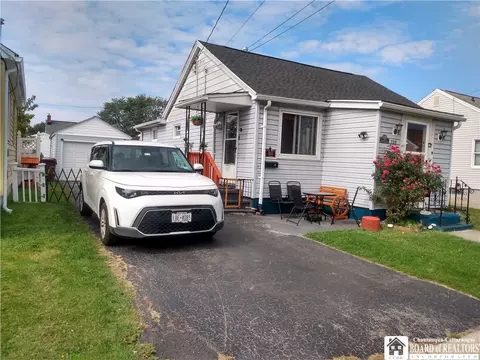 208 Griffith St, Sloan, NY 14212