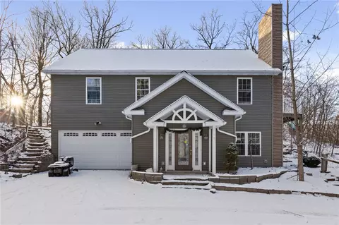 95 Steele Rd, Perinton, NY 14450