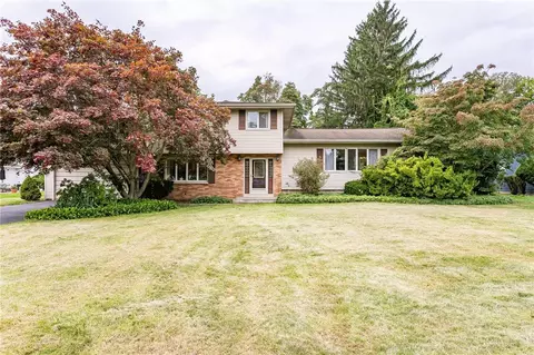 207 City View Dr, Rochester, NY 14625