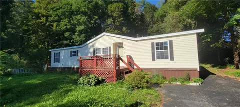 6 Chapel St, Almond, NY 14804