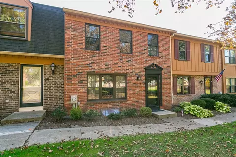 31 Georgetown Ln, Perinton, NY 14450